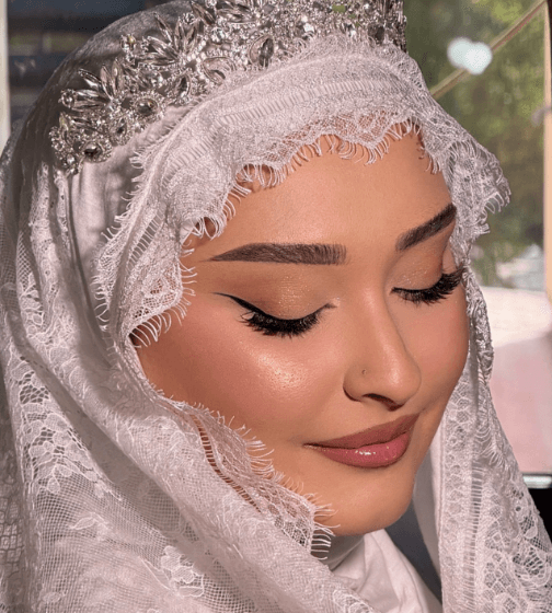 Sara Koni, makeup artist profesional